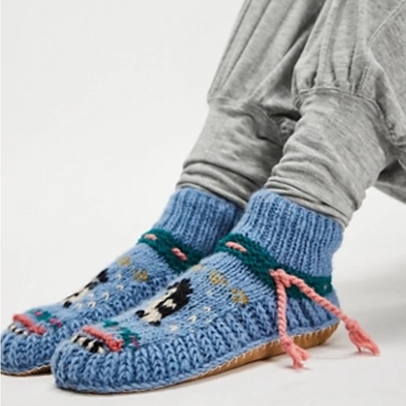Free People Frosty Friends Slipper Socks From French Knot PINGUIN NEW - Picture 2 of 4